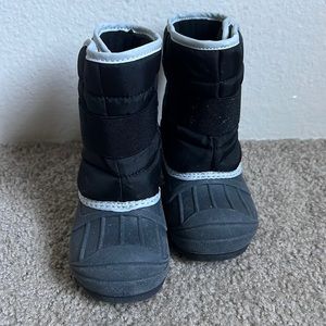 Baby snow boots size 6